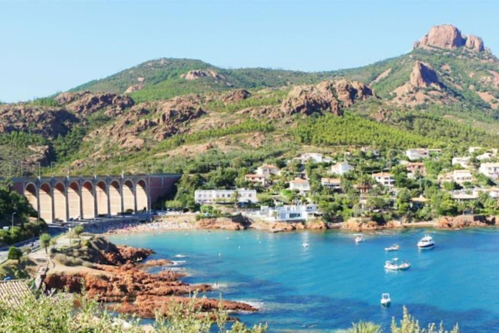 Petit Paradis Vue Mer- Plage Et Calanques A 3 Mn Saint-Raphaël Esterno foto